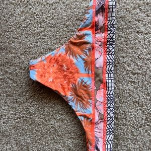 Maaji reversible bottom